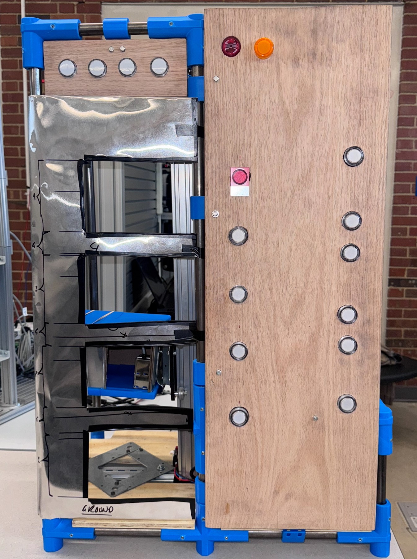 Complete four-floor elevator system with TIA Portal programming interface